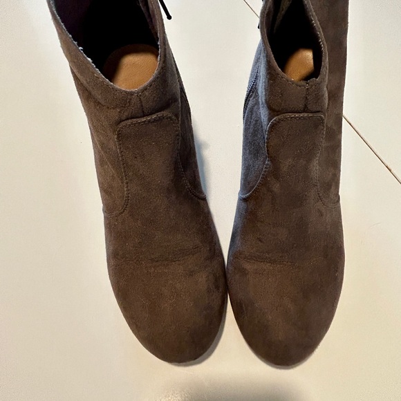 Report Gray Suede Booties - Picture 2 of 4